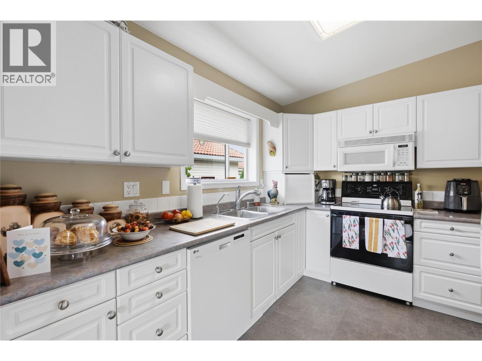 9400 115th Street Unit# 14 Osoyoos Photo 4