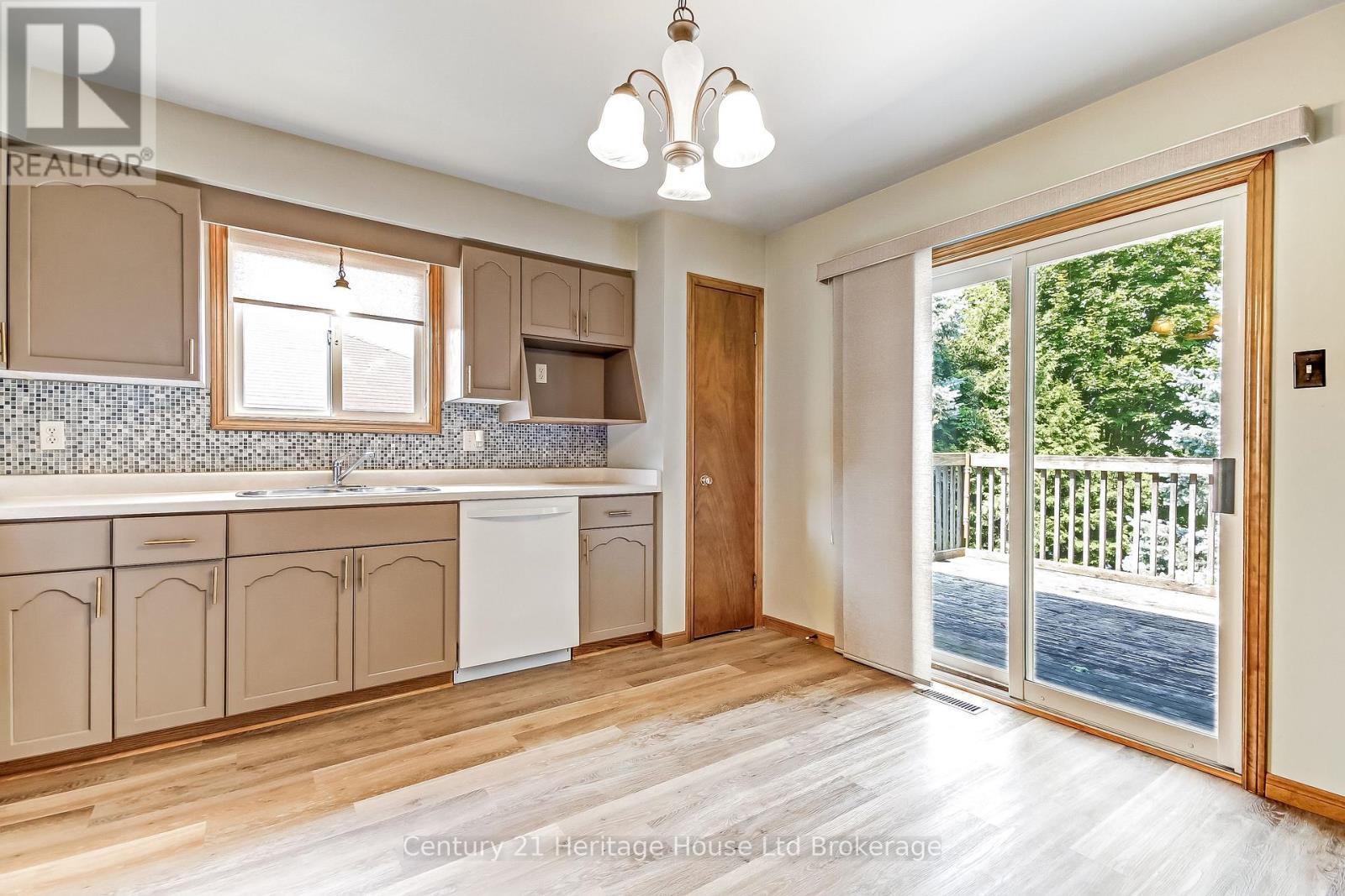 137 Fifth Avenue, Woodstock, Ontario  N4S 8V6 - Photo 10 - X13634426