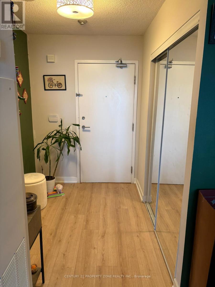 303 - 33 Singer Court, Toronto, Ontario  M2K 0B4 - Photo 2 - C13468076