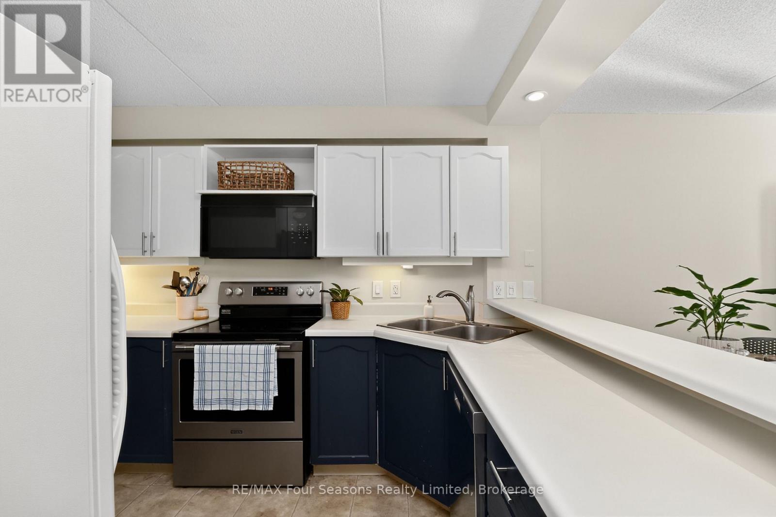 13 - 44 Trott Boulevard, Collingwood, Ontario  L9Y 5B7 - Photo 20 - S13634516
