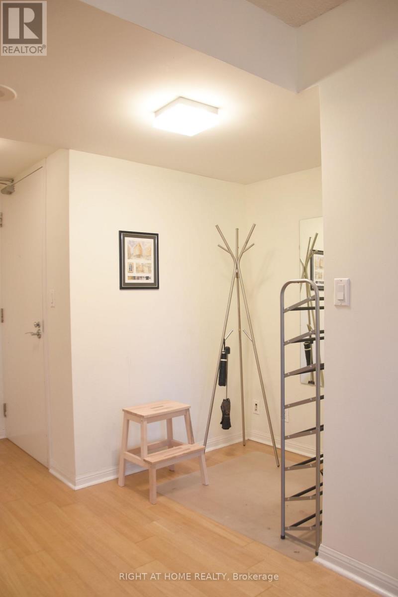 514 - 11 St Joseph Street, Toronto, Ontario  M4Y 3G4 - Photo 3 - C13634180