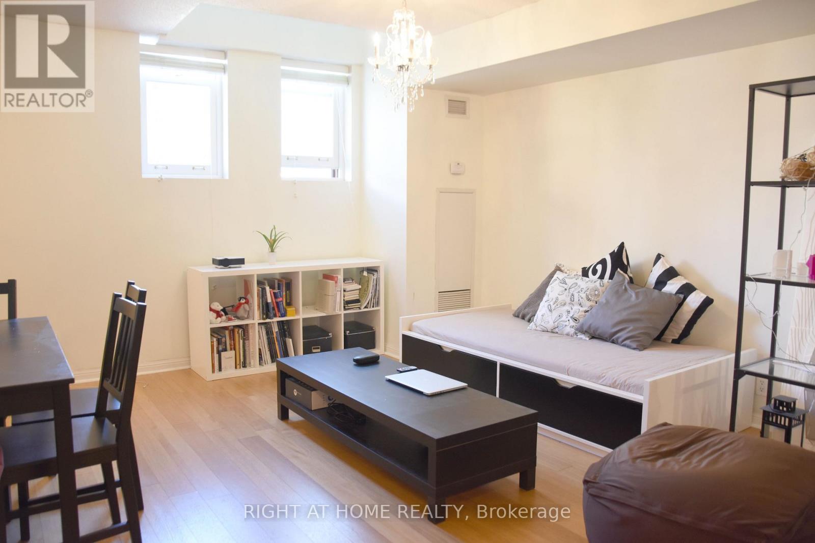 514 - 11 St Joseph Street, Toronto, Ontario  M4Y 3G4 - Photo 4 - C13634180