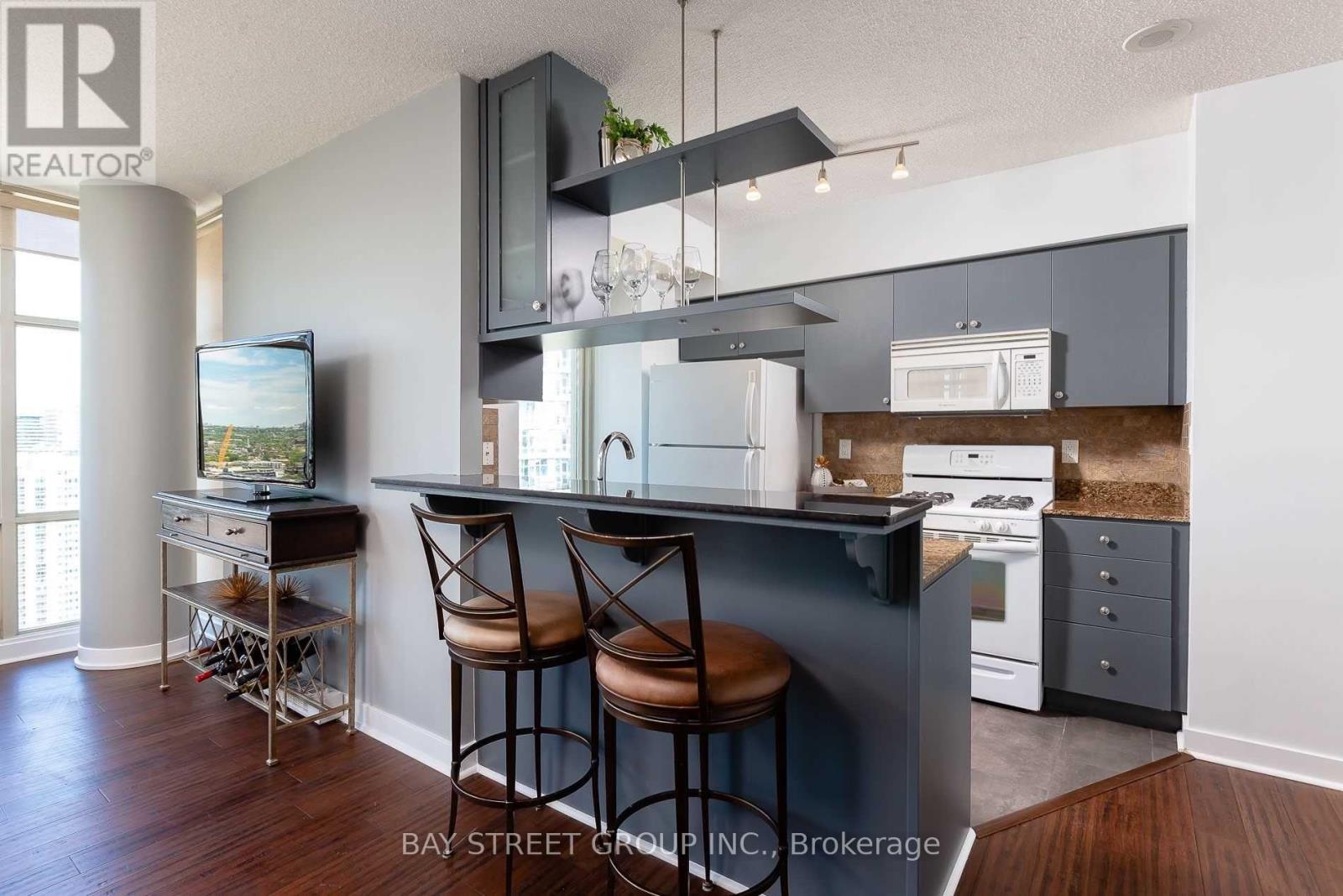 3703 - 35 Mariner Terrace, Toronto, Ontario  M5V 3V9 - Photo 12 - C13634388