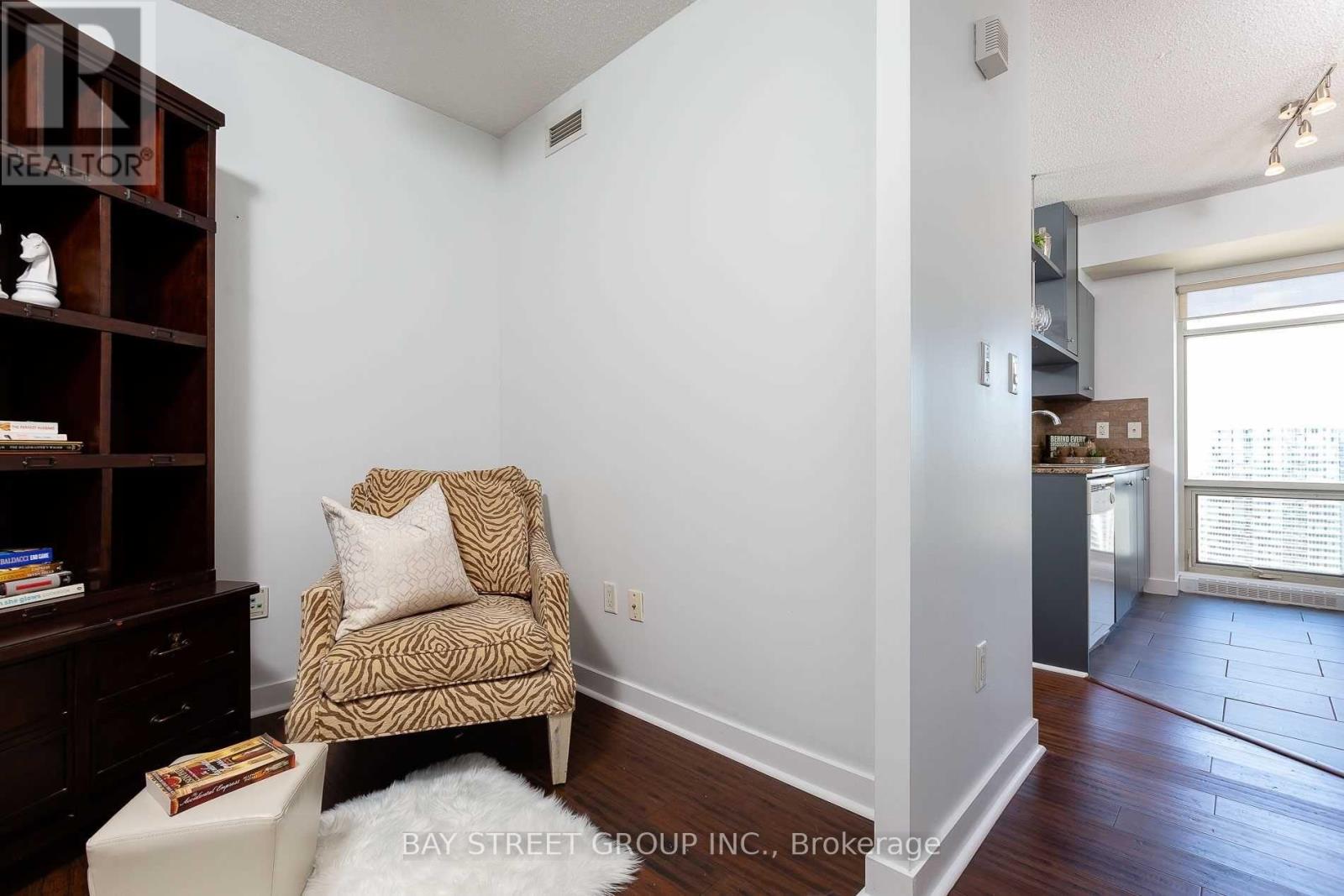 3703 - 35 Mariner Terrace, Toronto, Ontario  M5V 3V9 - Photo 17 - C13634388