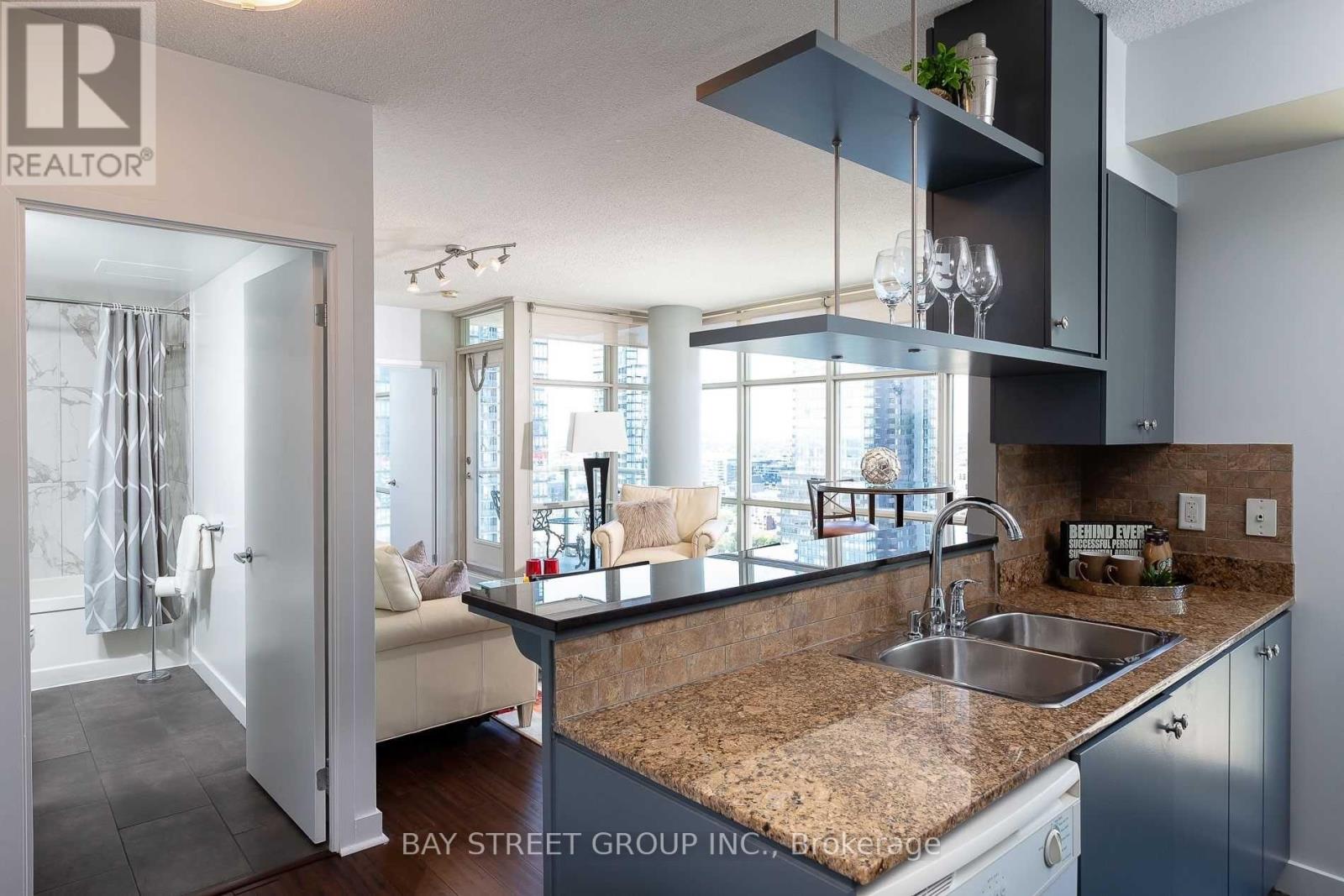 3703 - 35 Mariner Terrace, Toronto, Ontario  M5V 3V9 - Photo 8 - C13634388