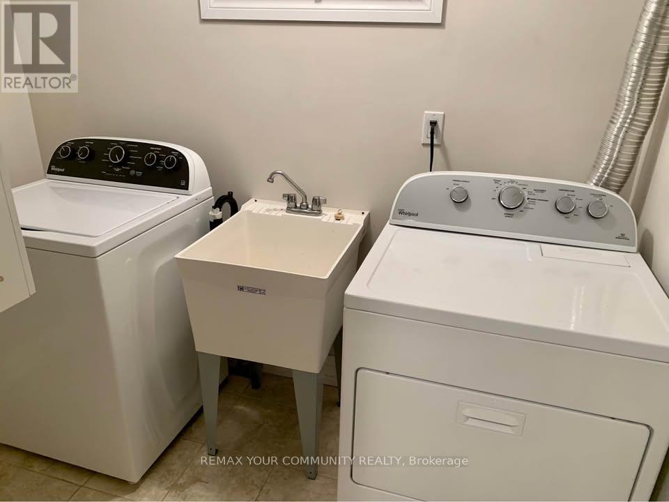 Lower - 16 Coxwell Boulevard, Toronto, Ontario  M4C 3G7 - Photo 10 - E13634170