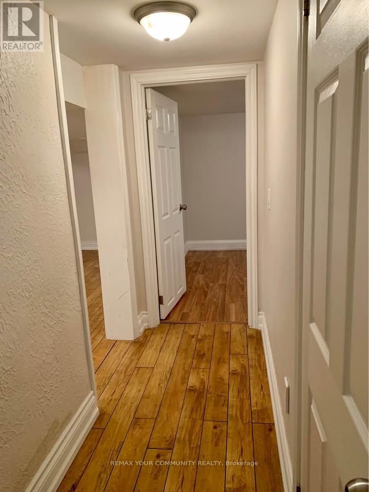 Lower - 16 Coxwell Boulevard, Toronto, Ontario  M4C 3G7 - Photo 5 - E13634170