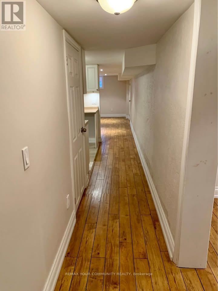 Lower - 16 Coxwell Boulevard, Toronto, Ontario  M4C 3G7 - Photo 8 - E13634170