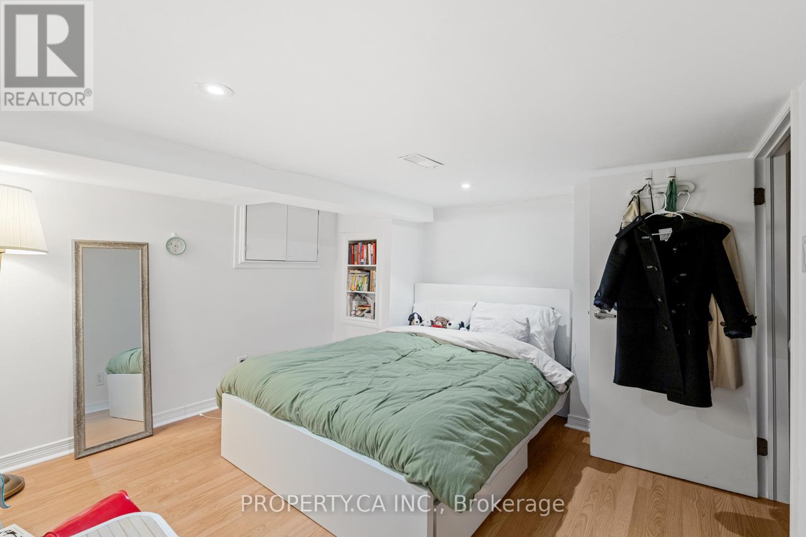 126 Stephenson Avenue, Toronto, Ontario  M4C 1G4 - Photo 18 - E13634196