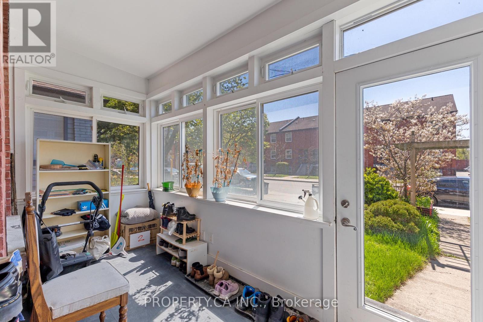 126 Stephenson Avenue, Toronto, Ontario  M4C 1G4 - Photo 4 - E13634196