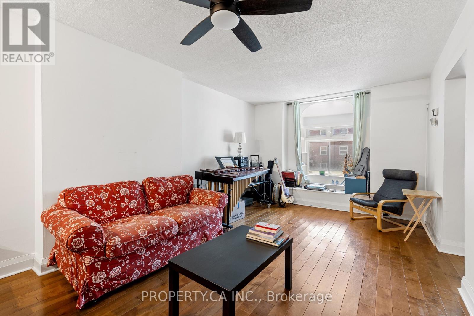 126 Stephenson Avenue, Toronto, Ontario  M4C 1G4 - Photo 7 - E13634196