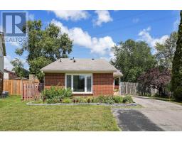 404 BURNLEY COURT, Oshawa, Ontario