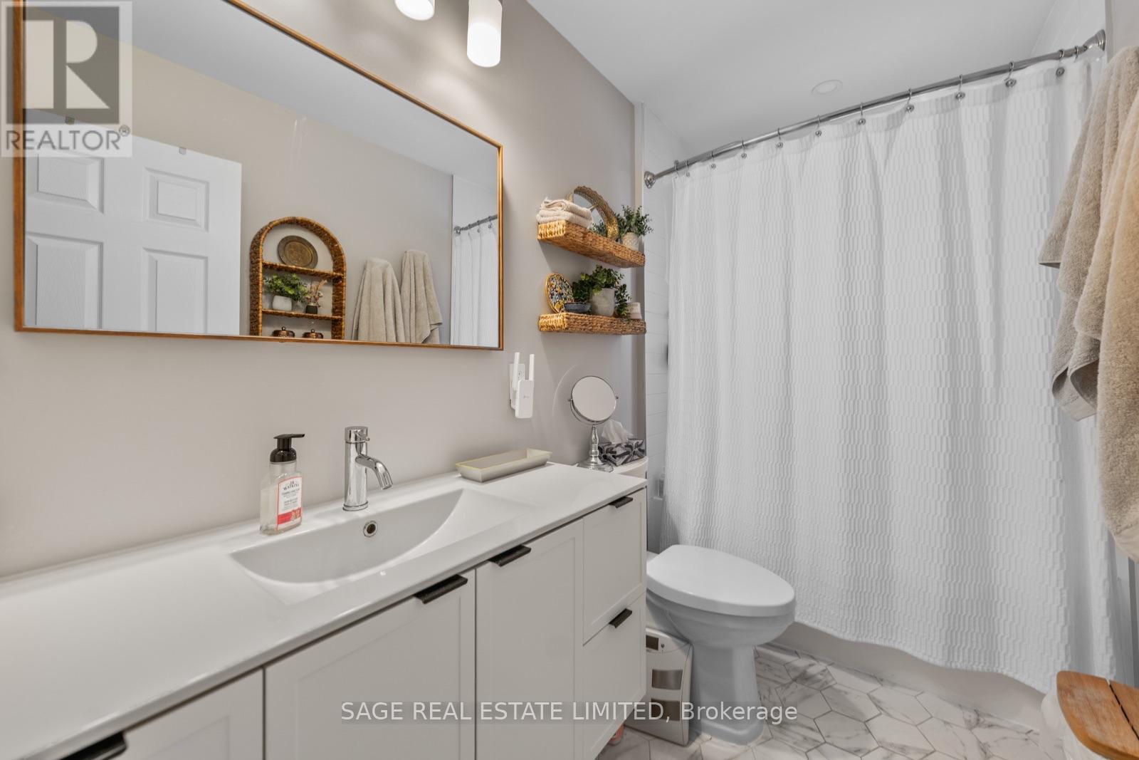 1084 Pape Avenue, Toronto, Ontario  M4K 3W5 - Photo 13 - E13634232