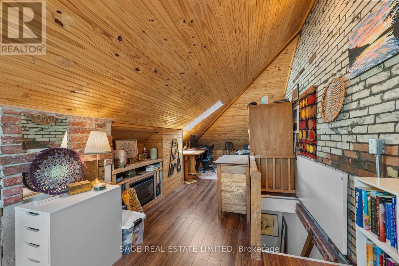 1084 Pape Avenue, Toronto, Ontario  M4K 3W5 - Photo 19 - E13634232