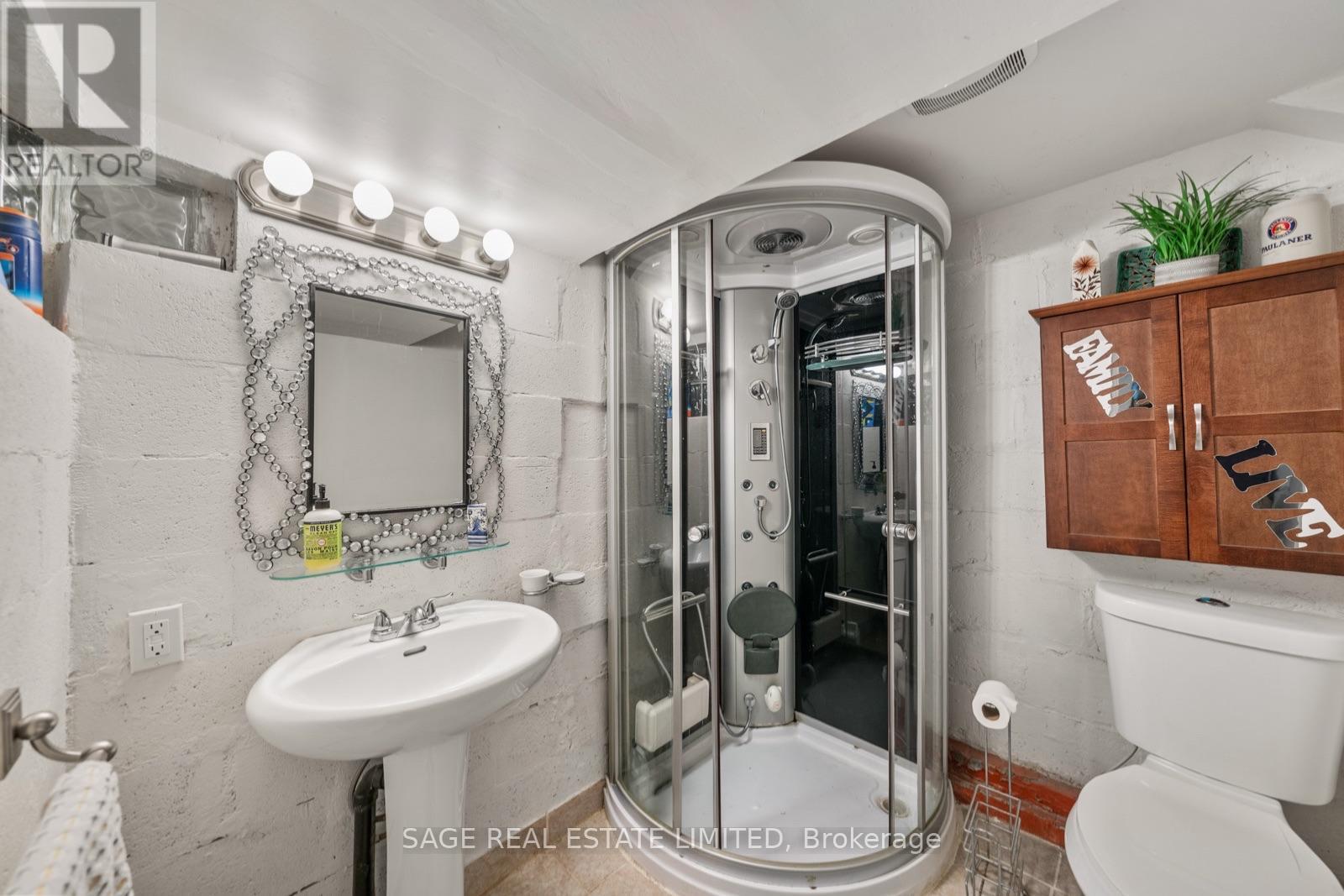 1084 Pape Avenue, Toronto, Ontario  M4K 3W5 - Photo 23 - E13634232