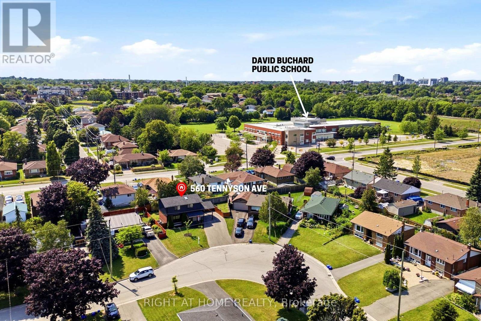 560 Tennyson Avenue, Oshawa, Ontario  L1H 3J8 - Photo 4 - E13634344