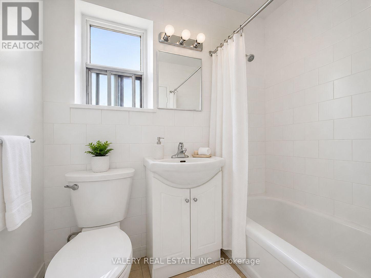 301 - 1725 Lawrence Avenue E, Toronto, Ontario  M1R 2X7 - Photo 8 - E13634372