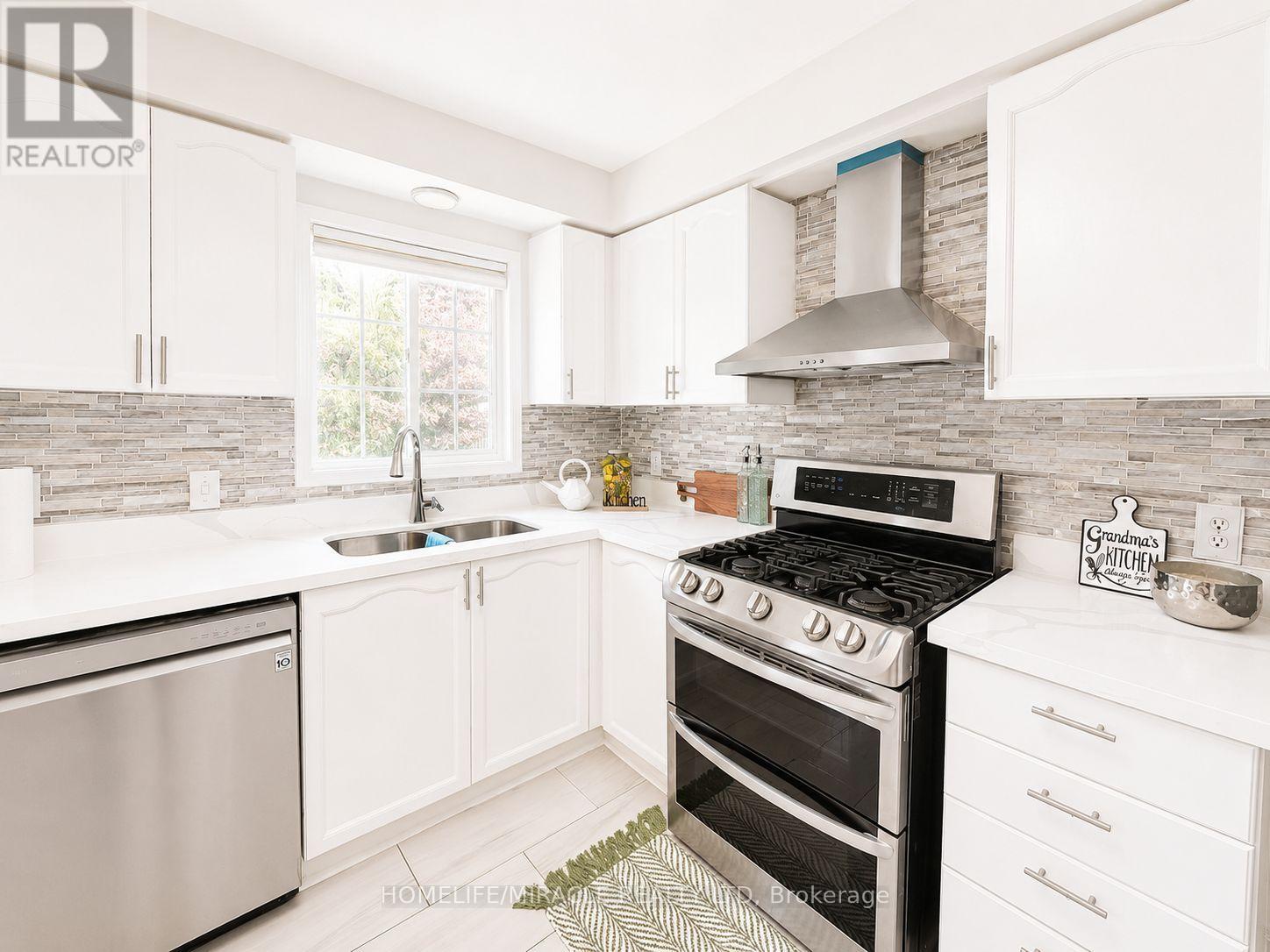 1033 Grandview Street N, Oshawa, Ontario  L1K 2S8 - Photo 7 - E13484914