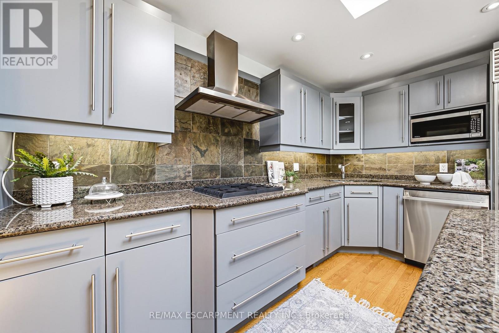 7 Colonial Crescent, Oakville, Ontario  L6J 4K8 - Photo 18 - W13206896