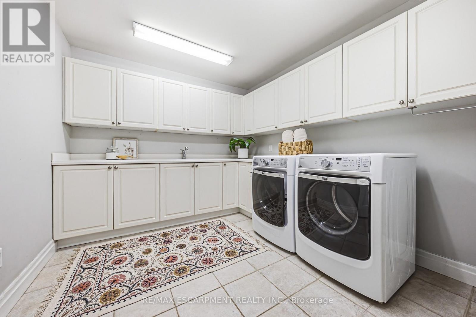 7 Colonial Crescent, Oakville, Ontario  L6J 4K8 - Photo 25 - W13206896