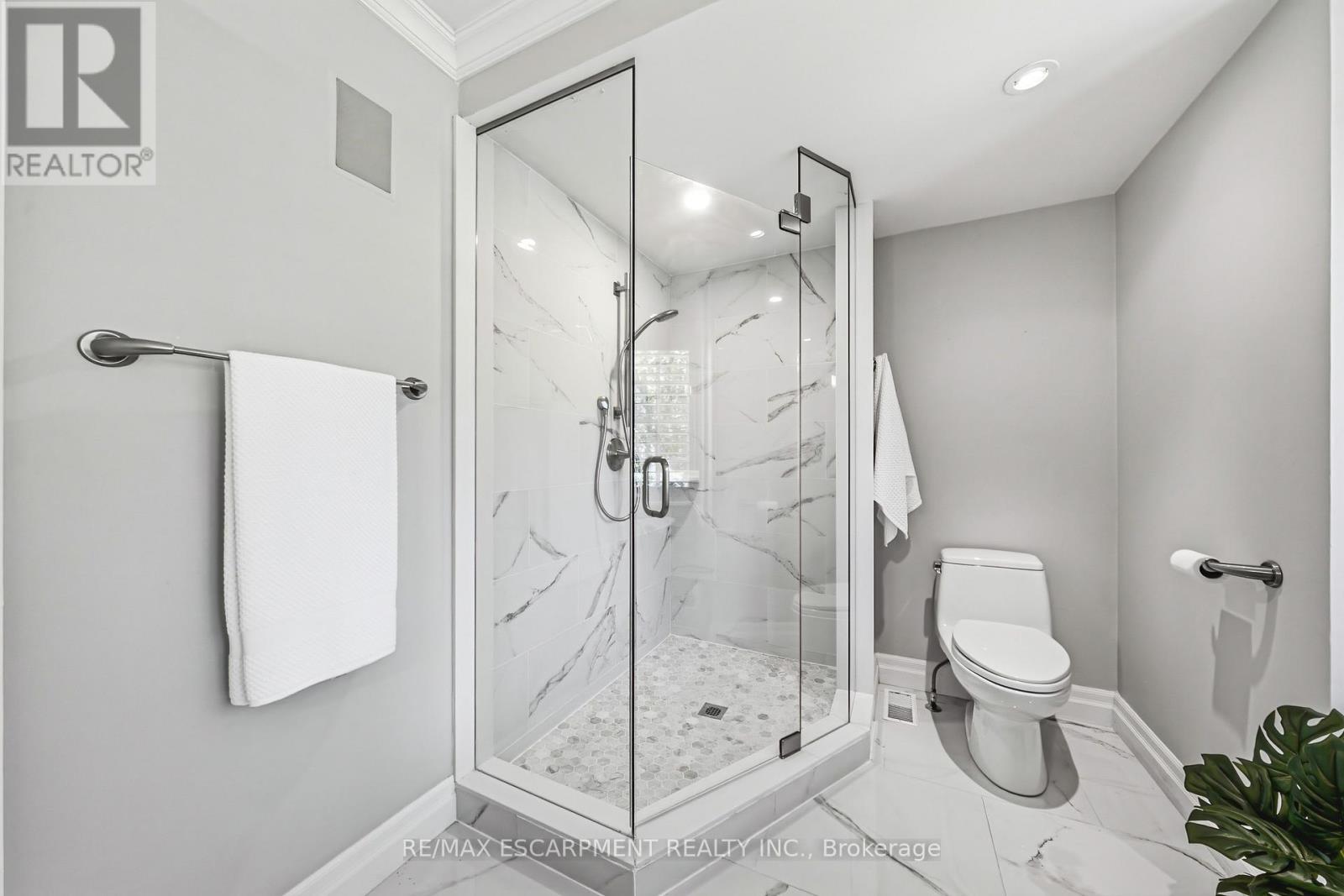 7 Colonial Crescent, Oakville, Ontario  L6J 4K8 - Photo 29 - W13206896