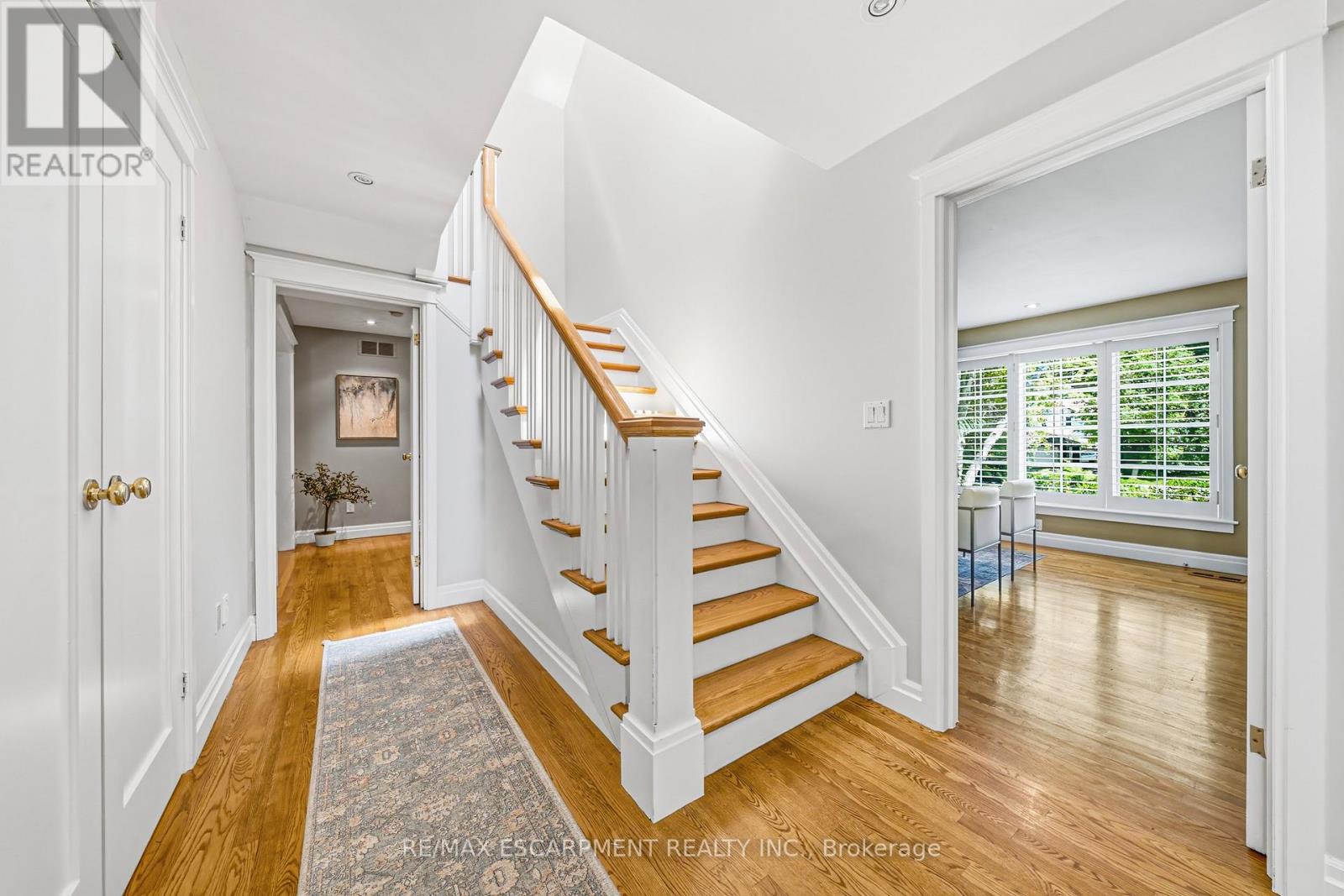 7 Colonial Crescent, Oakville, Ontario  L6J 4K8 - Photo 30 - W13206896