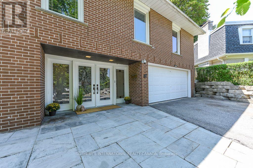 31 Queensborough Crescent, Toronto, Ontario  M9R 1A1 - Photo 22 - W13633582