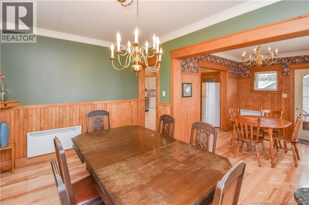 98 Saint-Pierre Ouest Boulevard, Caraquet, New Brunswick  E1W 1B6 - Photo 3 - NB145283
