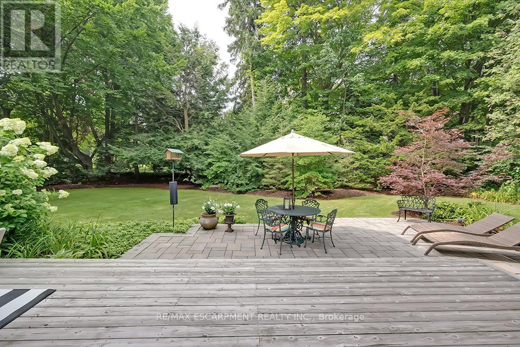 7 Colonial Crescent, Oakville, Ontario  L6J 4K8 - Photo 45 - W13206896