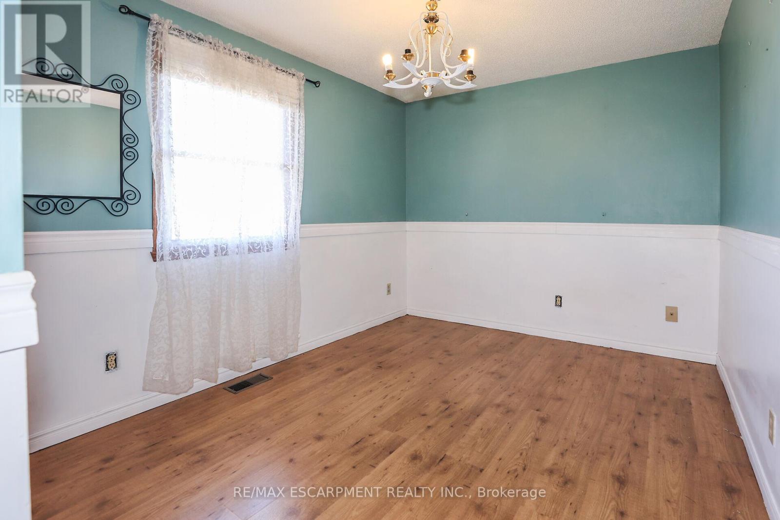 5001 Hillside Drive, Lincoln, Ontario  L3J 0L1 - Photo 24 - X12059898