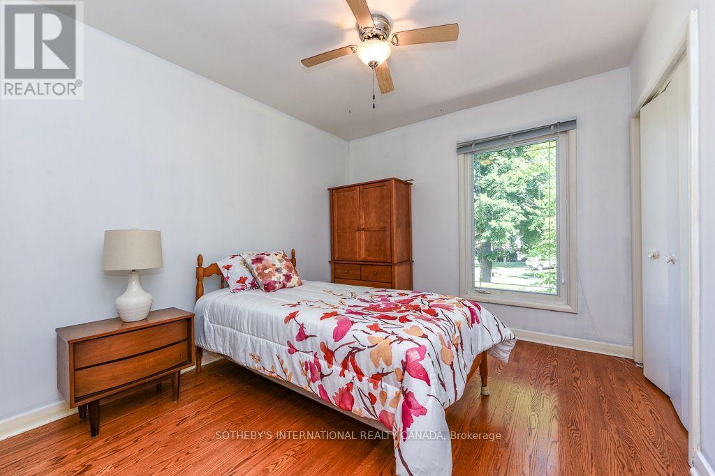 31 Queensborough Crescent, Toronto, Ontario  M9R 1A1 - Photo 18 - W13633582