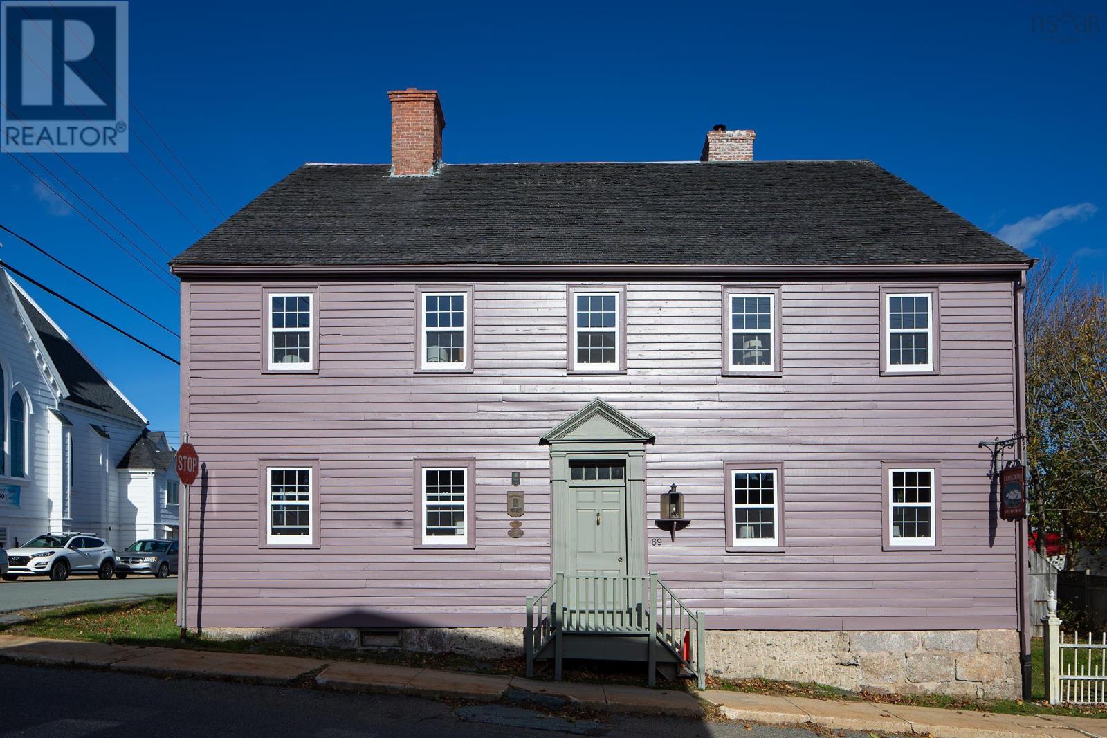 69 Fox Street Lunenburg Nova Scotia Canada B0J2C0 2