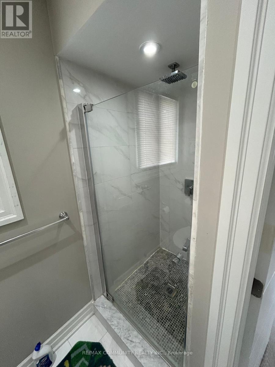80 Raleigh Crescent S, Markham, Ontario  L3R 4W5 - Photo 5 - N13634206
