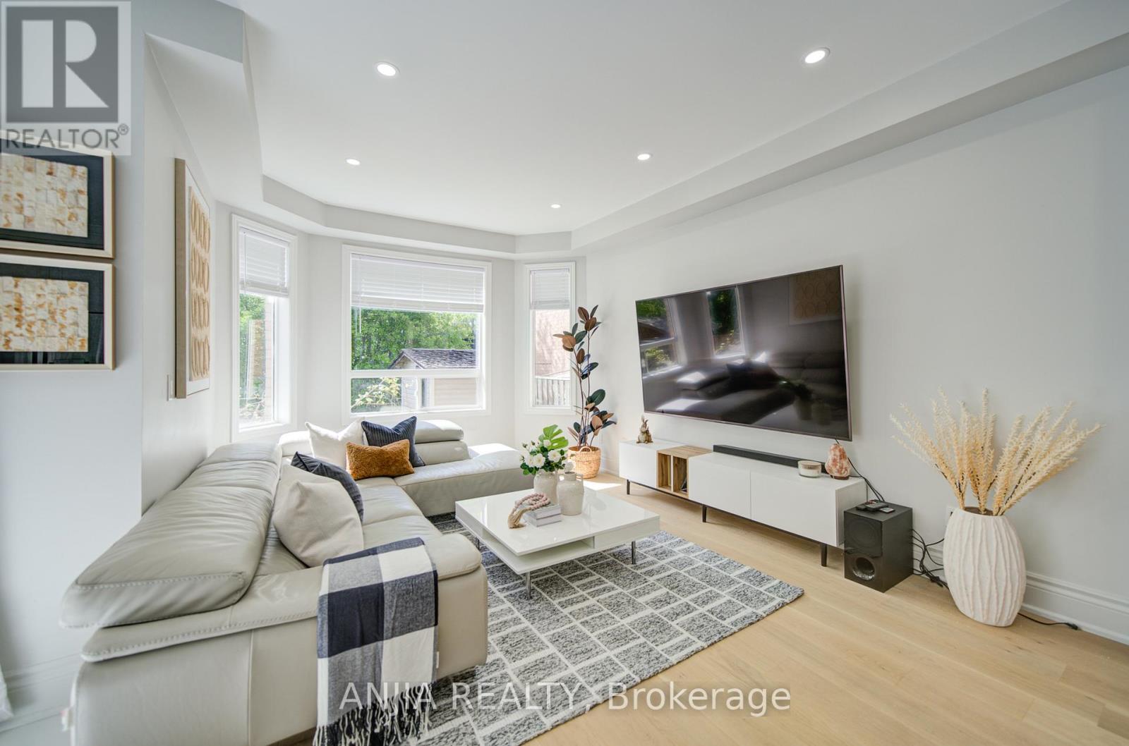 132 Estate Garden Drive, Richmond Hill, Ontario L4E 3X8 - Photo 14 - N13634324