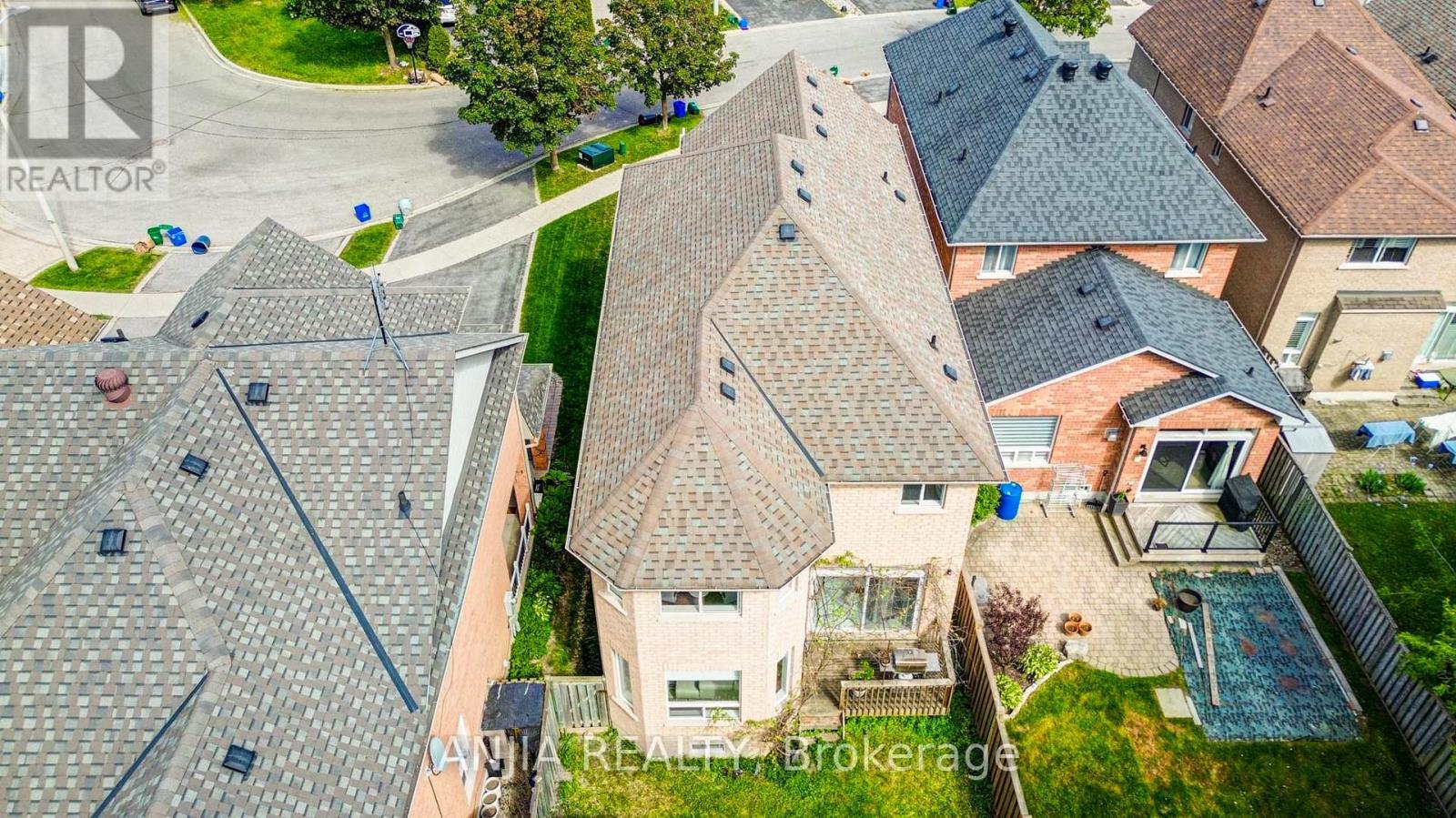 132 Estate Garden Drive, Richmond Hill, Ontario L4E 3X8 - Photo 43 - N13634324