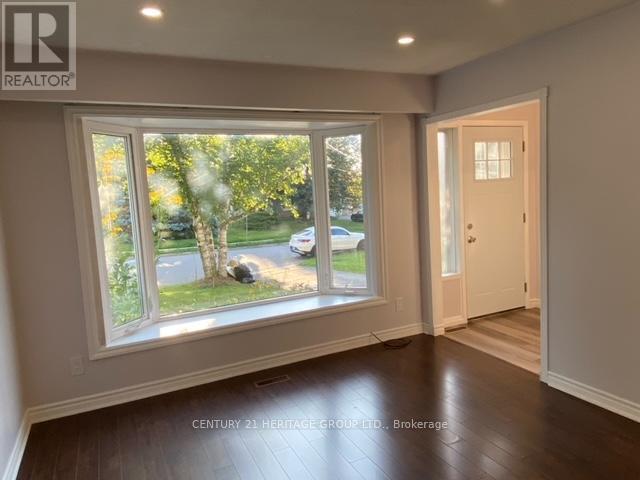 Main - 779 Greenfield Crescent, Newmarket, Ontario  L3Y 3B2 - Photo 4 - N13634354