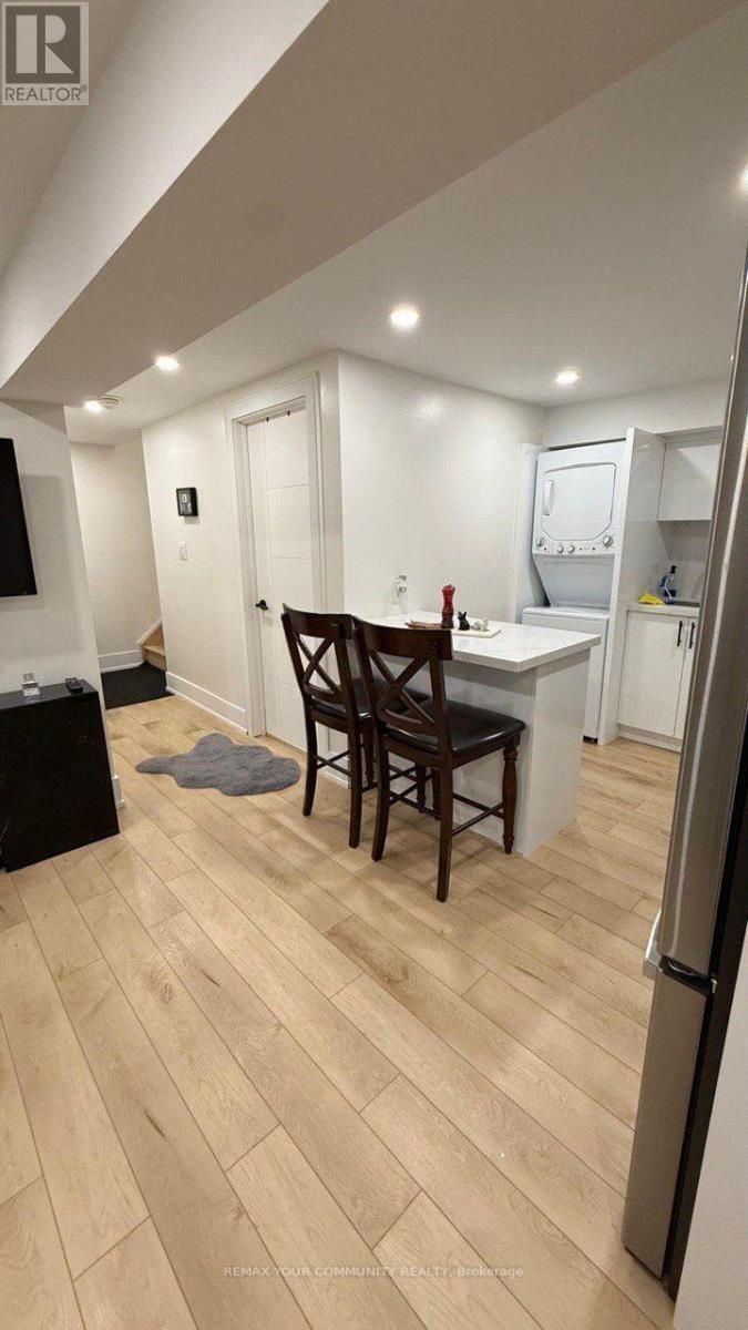 204 Mccaffrey Road, Newmarket, Ontario  L3X 1J9 - Photo 2 - N13634494