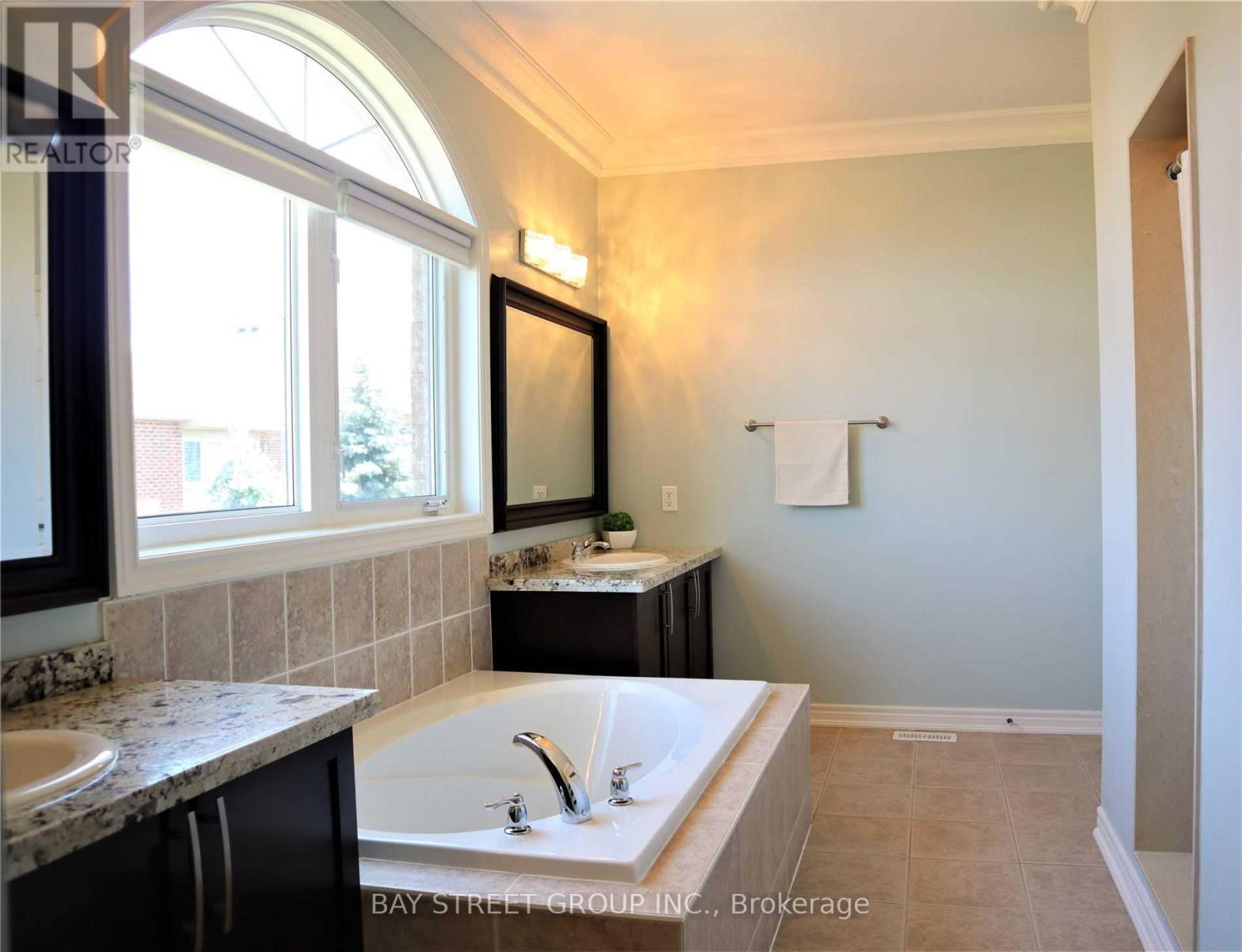 9 Eber Street, Richmond Hill, Ontario  L4E 4X2 - Photo 12 - N13634504