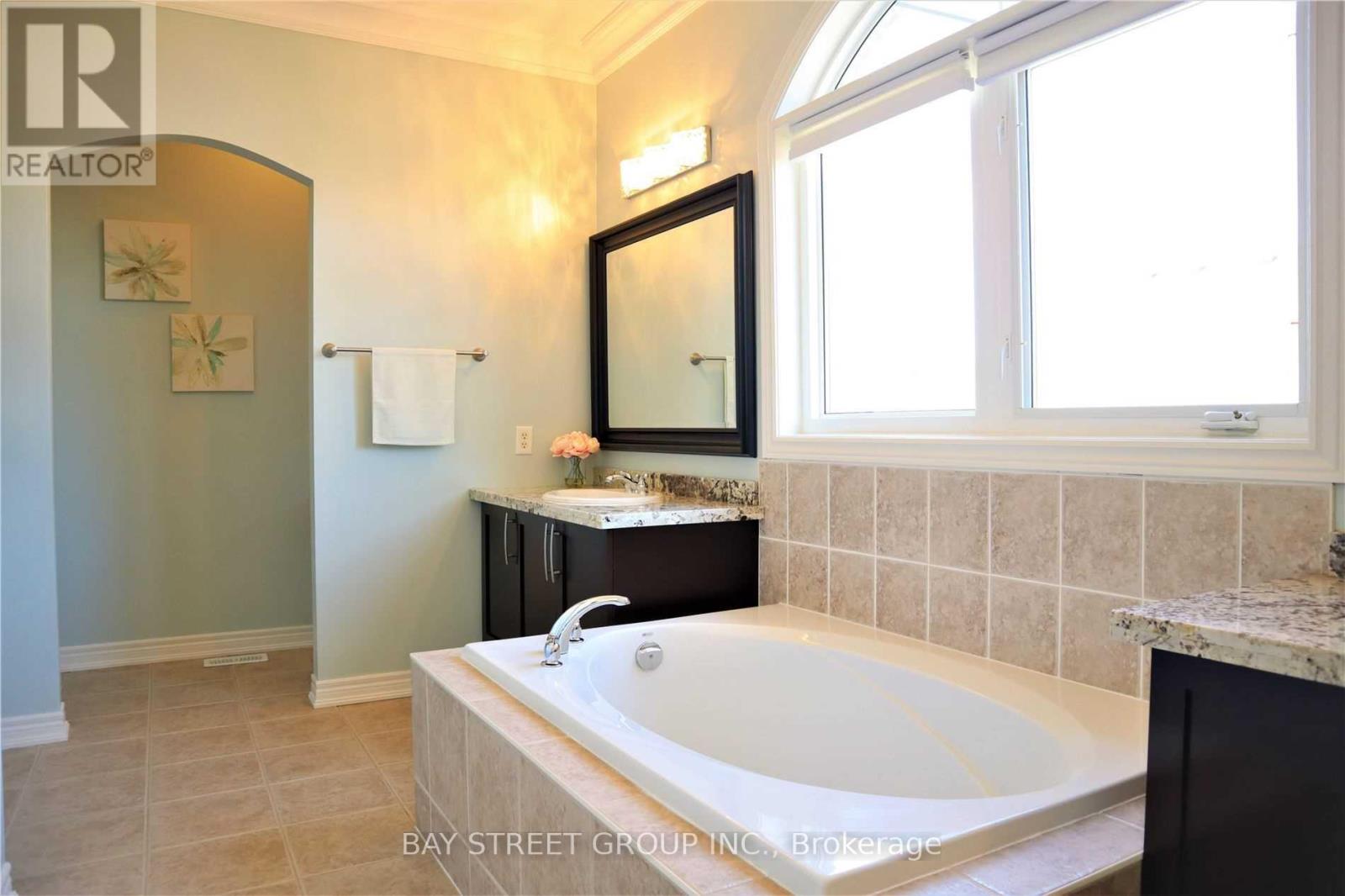 9 Eber Street, Richmond Hill, Ontario  L4E 4X2 - Photo 13 - N13634504