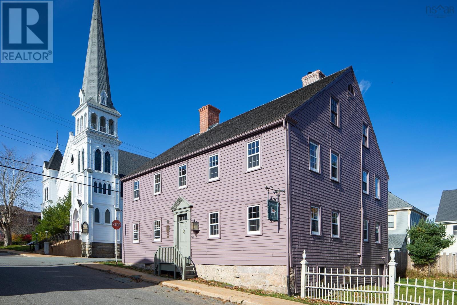 69 Fox Street Lunenburg Nova Scotia Canada B0J2C0 3