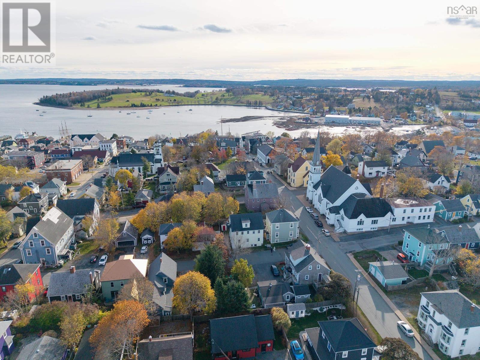 69 Fox Street Lunenburg Nova Scotia Canada B0J2C0 4