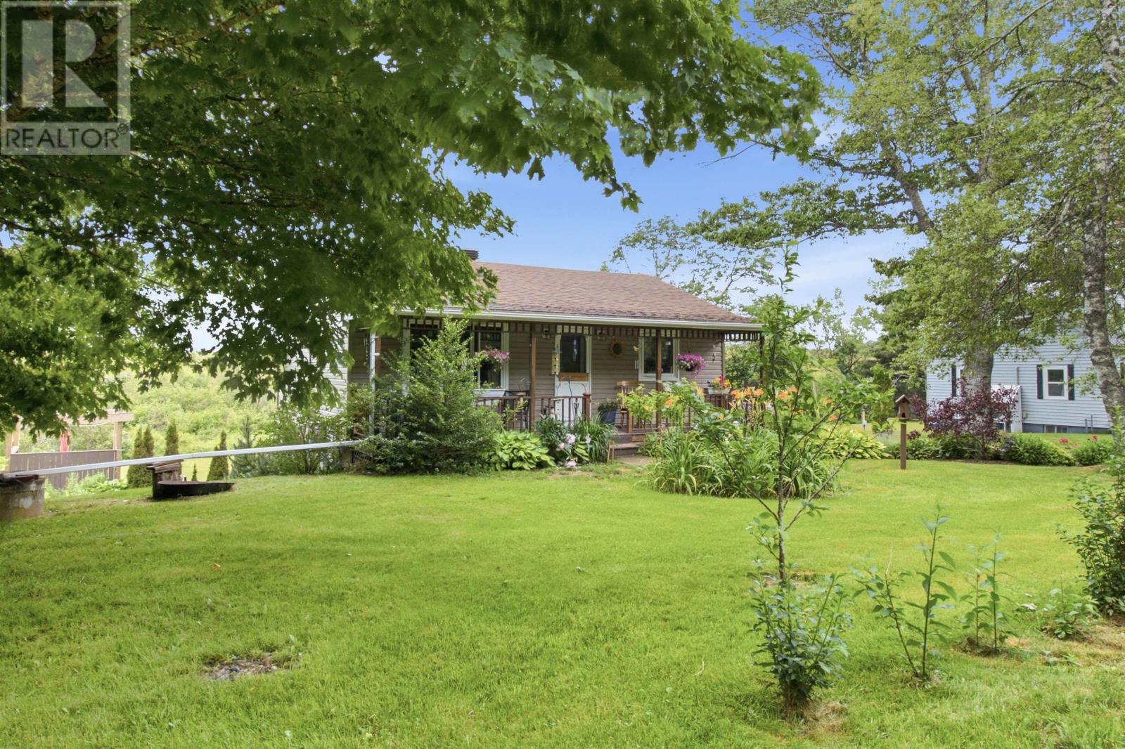 6826 Highway 1, Ardoise, Nova Scotia