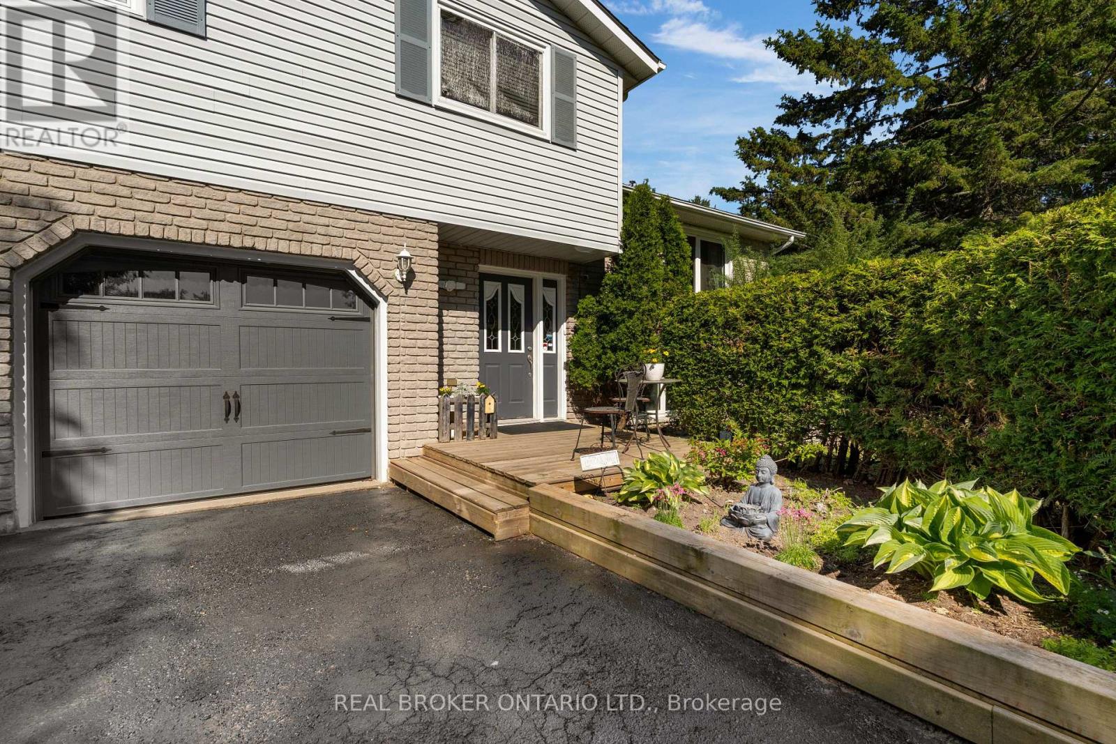 215 Mary Anne Drive, Barrie (Painswick North), Ontario  L4N 4T1 - Photo 1 - S13634290