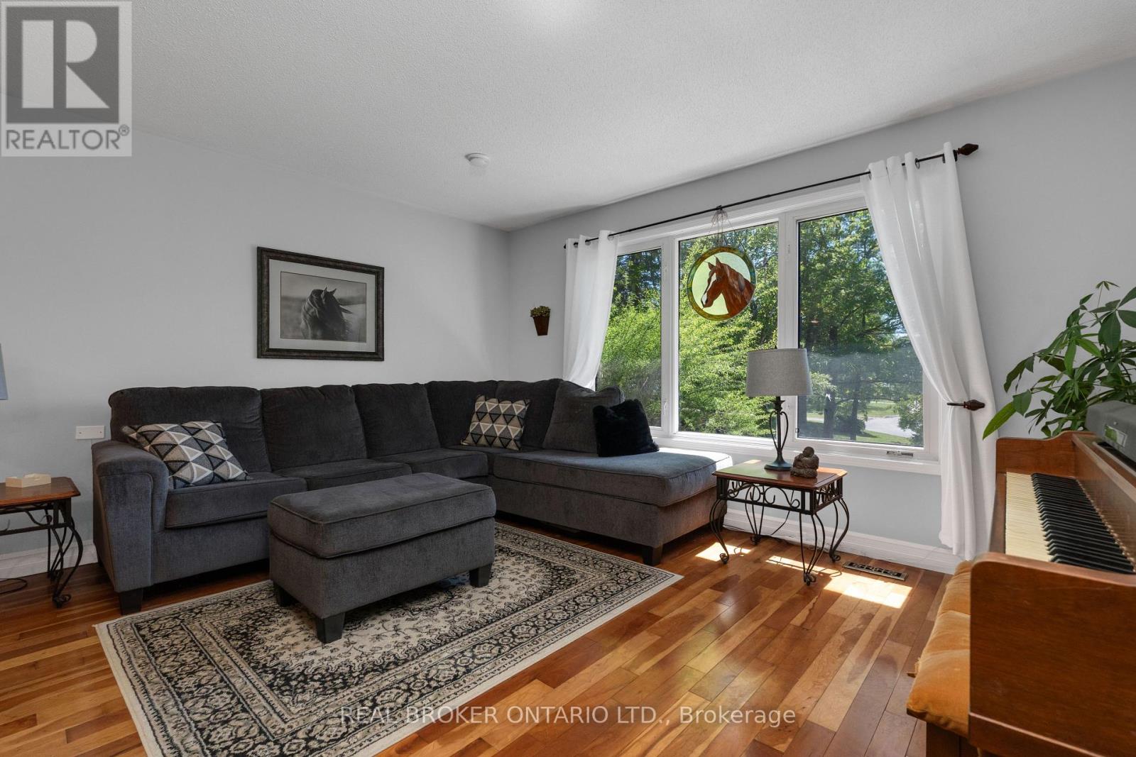 215 Mary Anne Drive, Barrie (Painswick North), Ontario  L4N 4T1 - Photo 10 - S13634290