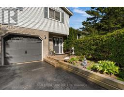 215 MARY ANNE DRIVE, Barrie, Ontario