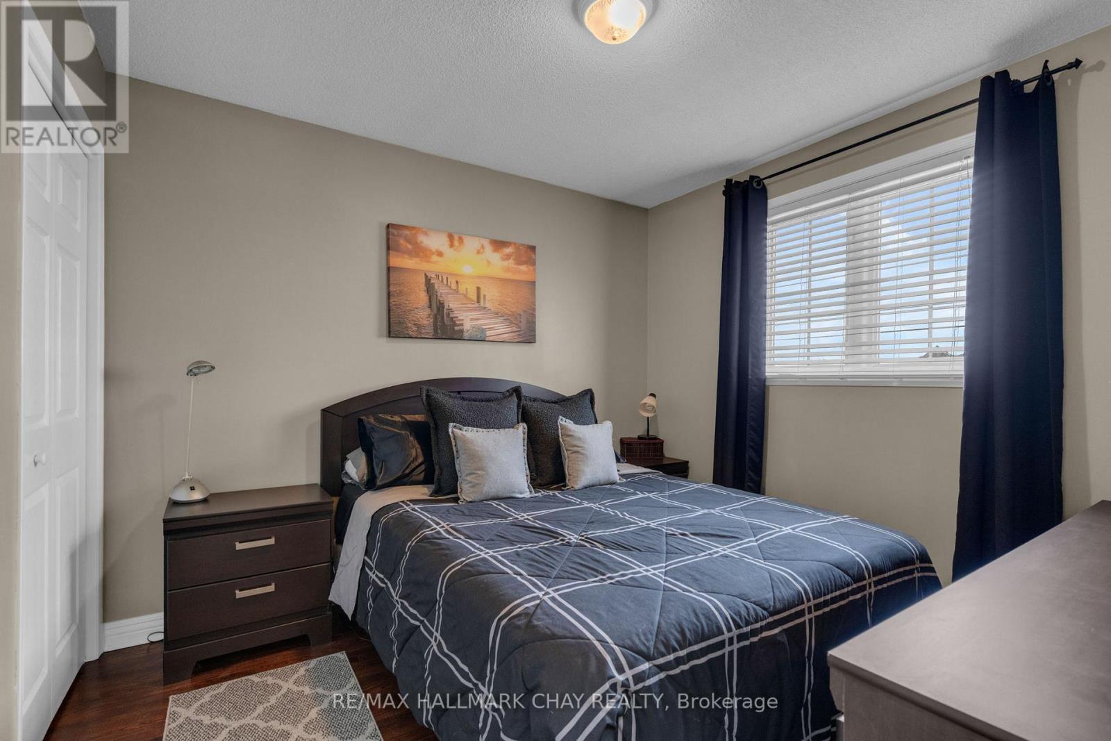 34 Crompton Drive, Barrie (Little Lake), Ontario  L4M 6N1 - Photo 16 - S13634488