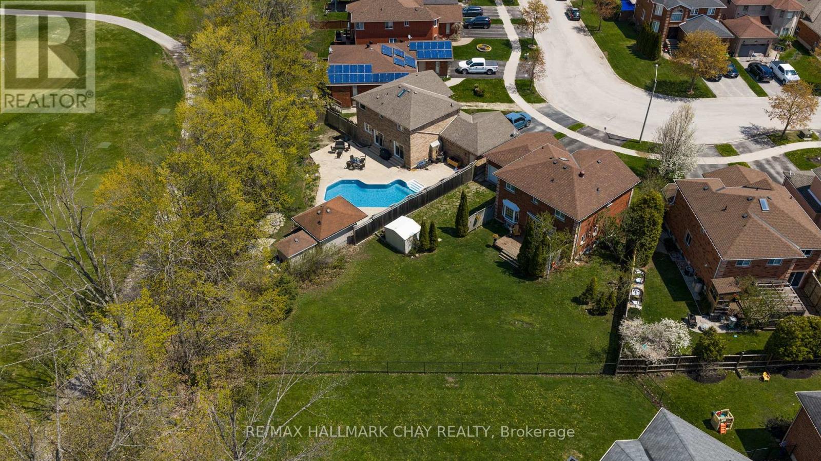 34 Crompton Drive, Barrie (Little Lake), Ontario  L4M 6N1 - Photo 35 - S13634488
