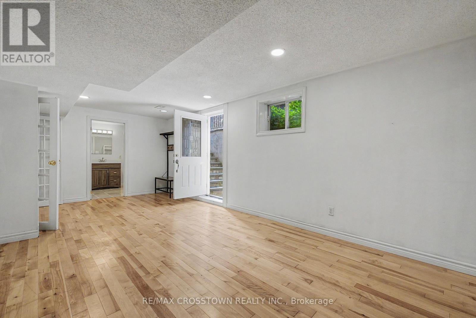 31 Logan Court, Barrie, Ontario  L4N 8G9 - Photo 28 - S13634496