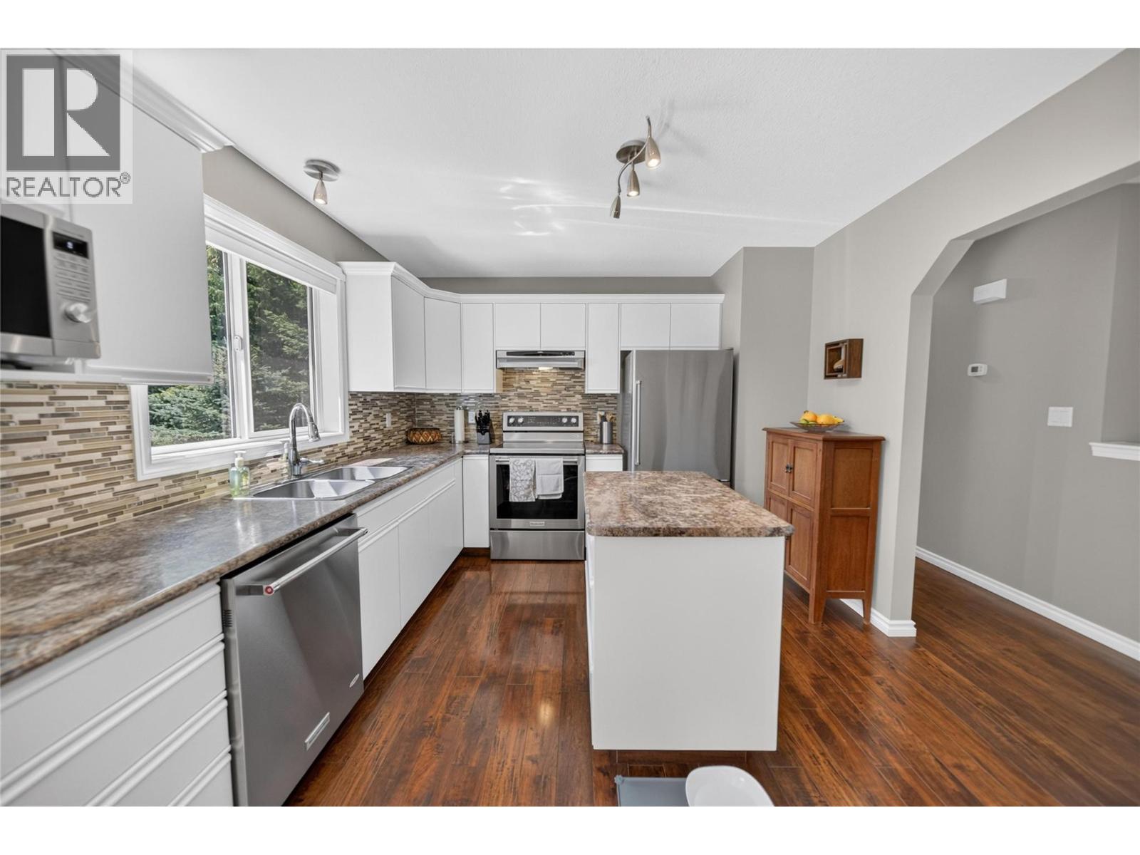 6799 Rosen Lake Road, Jaffray, British Columbia  V0B 1T0 - Photo 15 - 10396203