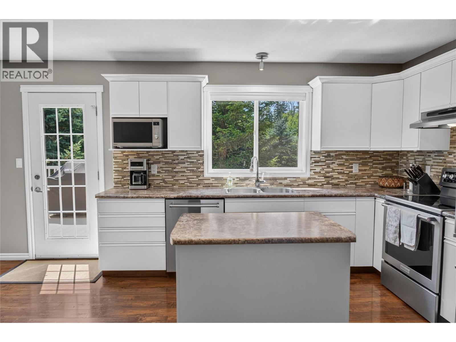 6799 Rosen Lake Road, Jaffray, British Columbia  V0B 1T0 - Photo 13 - 10396203